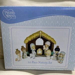 Precious Moments Vintage Nativity 10 Piece Set with Box